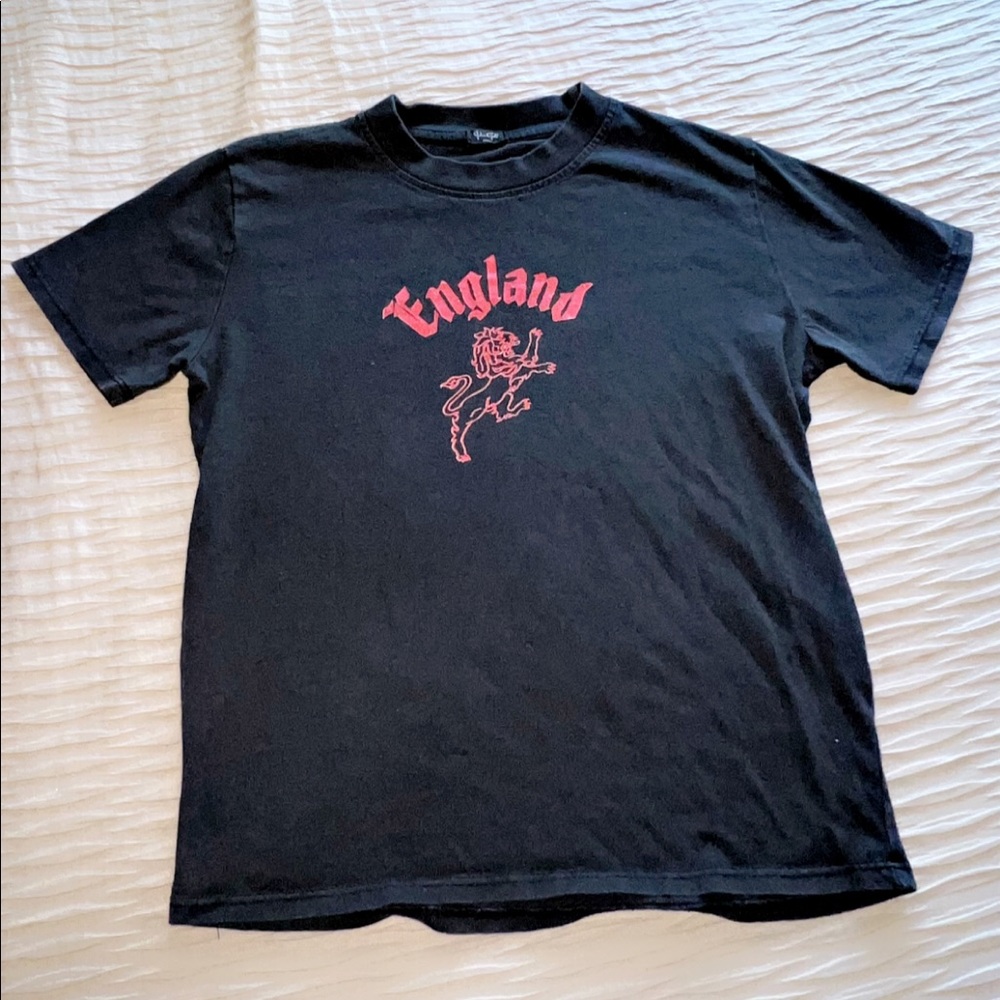 helen england lion crop tee brandy
